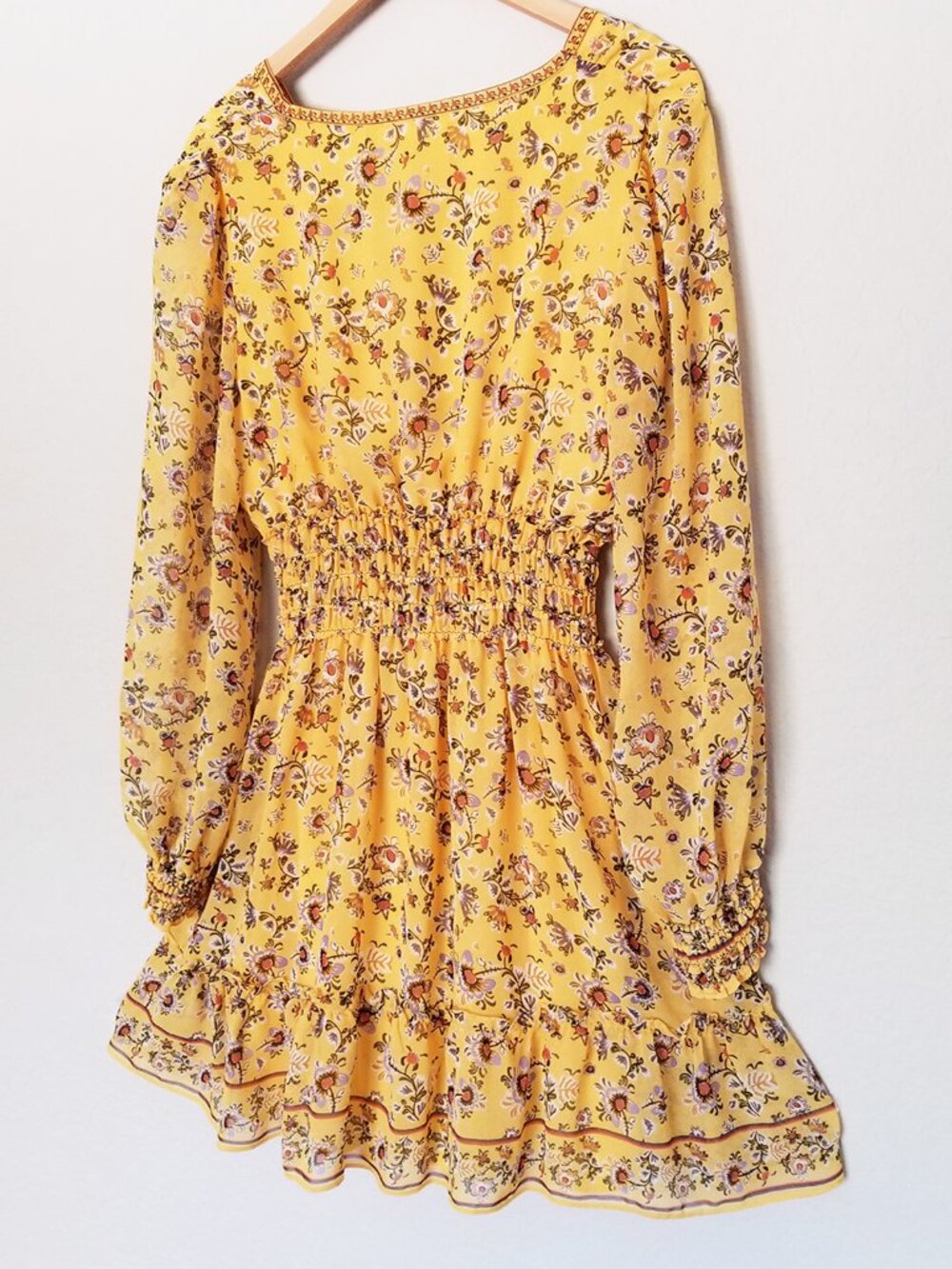 Max Studio Yellow Floral Smocked Waist V-Neck Mini Dress Long Sleeve Size L - Picture 4 of 14